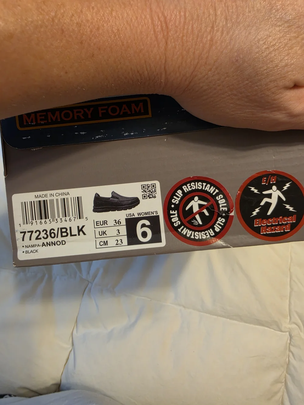 Skechers men slip